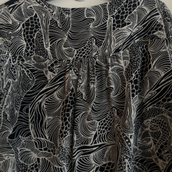 Diane Von Furstenberg black and cream long sleeve 100% silk top. Size 0. - Picture 7 of 11